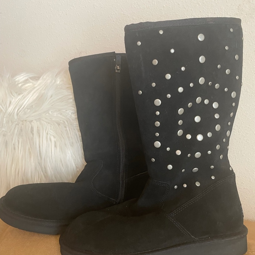 Ugg boots with studs. Wool inside.Beautiful. Wool is so thick on inside.